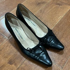 Manolo Blahnik vintage Black leather bow vamp kitten heels sz 37 (eu)